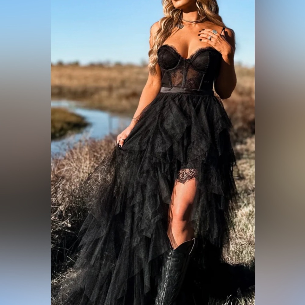 Elegant Black Layered Women's Skirt
